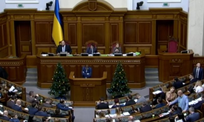 Народные депутаты приняли закон об акцизах на спиртное и бензин