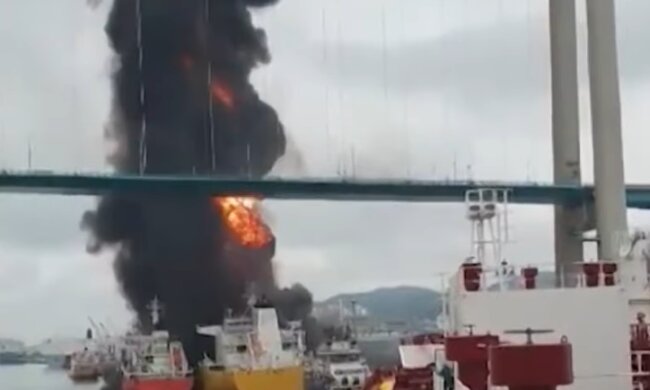 Под Сенегалом взорвалось судно. Фото: скрин YouTube