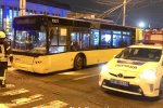 На вокзале в Киеве загорелся троллейбус, фото: Киев Оперативный
