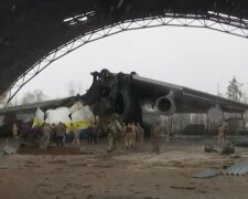 Разрушенный самолет Ан-225 "Мрія". Фото: скриншот YouTube-видео