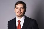 Новоиспеченного премьер-министра Гончарука схватили за катанием на самокате по зданию Кабмина.