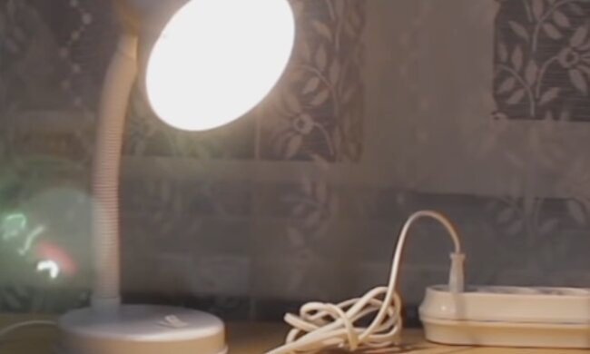 Лампочка, скріншот із YouTube
