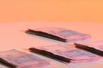 Деньги. Фото: YouTube, скрин