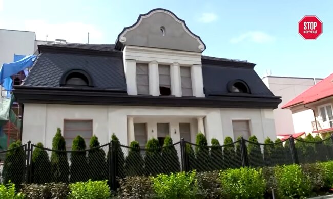ЗМІ: Сім'я скандального судді Апеляційного суду Львівщини Михайла Романюка незаконно заволоділа віллою у центрі Львова вартістю 54 млн грн