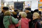 В России пенсионеры подрались из-за стирального порошка. Фото: YouTube