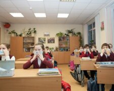 Китайский вирус в Киеве перекинулся на детей: родителей предупредили, школа выходит боком