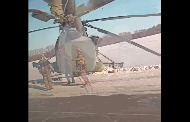 Чорна середа на росії: горить залізниця і падають гелікоптери прямо на траси. Відео
