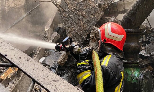 Наслідки атаки. Фото: ДСНС