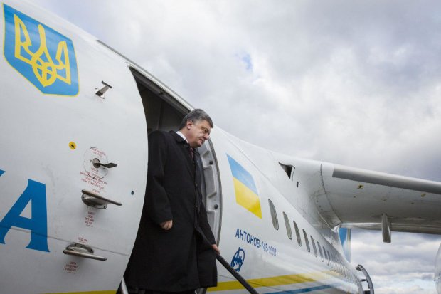Порошенко готовится покинуть Украину. Билет почему-то в один конец