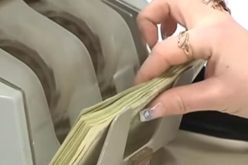 Курс доллара. Фото: скрин видео Факты