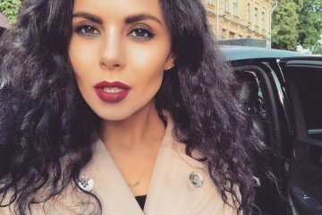 "Типа замужем и типа можно": Каменских удивила новым образом в сапогах для рыбалки