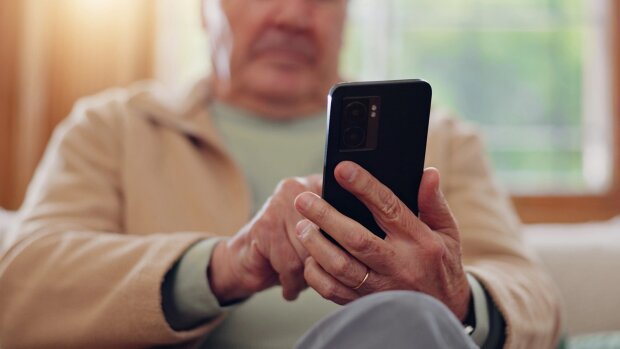 В Минцифры призвали украинцев сменить SIM-карты - иначе связи не будет