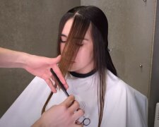 Стрижка волос. Фото: скриншот YouTube-видео