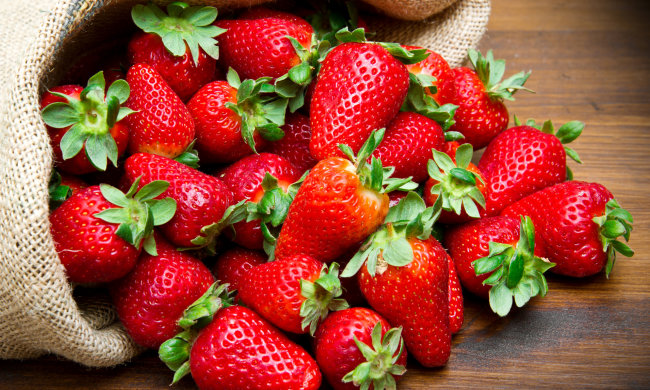Диетолог рассказала, почему опасно употреблять клубнику на десерт