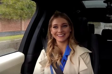 Хороша «чертовка»: Кристина Асмус поразила стройными ножками в белом мини