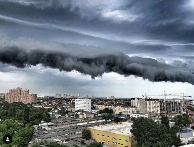 "Цунами" в Одессе. Фото: скриншот Instagram