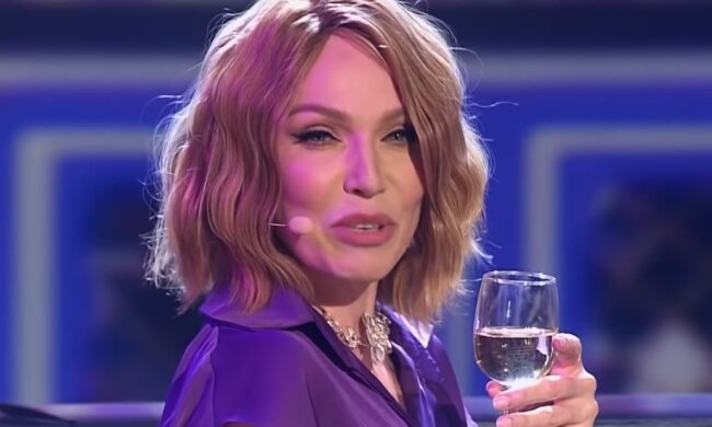 Альбина Джанабаева. Фото: скриншот YouTube-видео