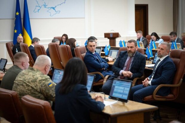 Денис Кривенко на засіданні Кабміну: презентація проєкту з протезування