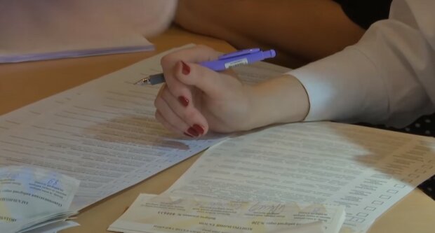 Как получать документы в новых районах Украины. Фото: YouTube, скрин