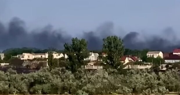 Взрывы в оккупированном Херсоне. Фото: скриншот YouTube-видео
