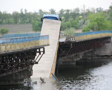 Обвал моста под Никополем парализовал движение: что предприняли власти