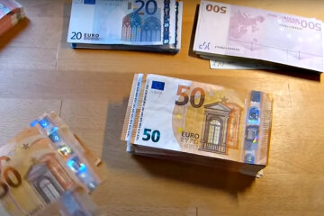 Зарплата. Фото: скріншот YouTube-відео.