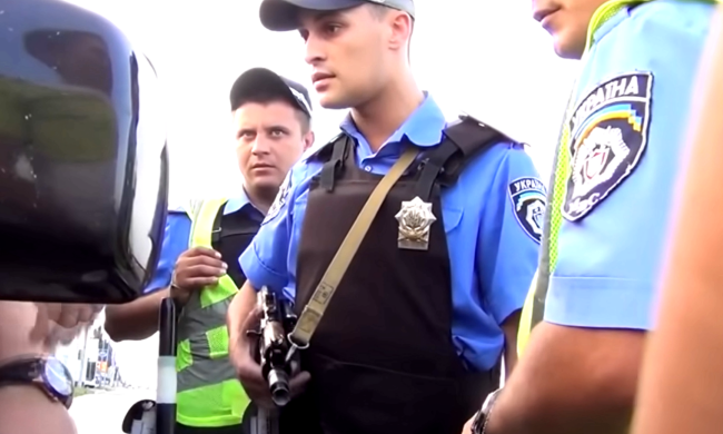 Как украинским водителям избежать штрафа за популярное нарушение на дороге. Фото: YouTube