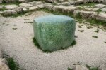 Камень из нефрита. Фото: скриншот YouTube