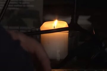 Свічка. Фото: скріншот YouTube-відео