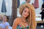 "Принцесса из диснеевского мультика": Алина Гросу восхитила красотой в наряде с глубоким декольте, любоваться можно вечно