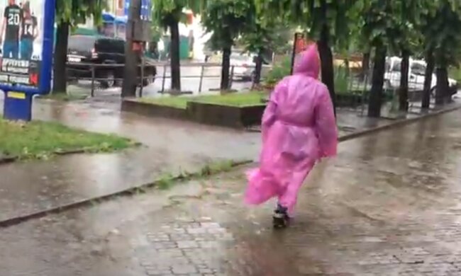 Дощ. Фото: скріншот YouTube-відео