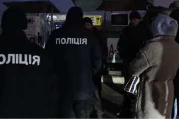 Снос незаконной АЗС блокируют. Фото: принскрин видео