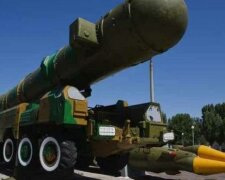 Зеленский может превратиться в "обезьяну с гранатой": Украина уже фактически угрожает Западу ядерным оружием
