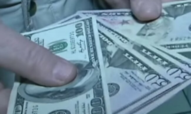 Покупать или сбрасывать: в Минэкономики сделали заявление о новом курсе доллара
