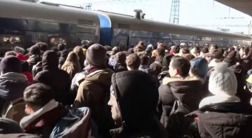 Залізничний вокзал. Фото: скріншот YouTube-відео