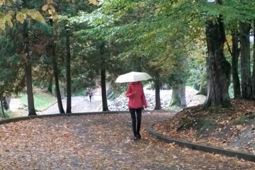 Дощ. Фото: скріншот YouTube-відео