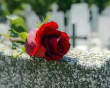 Проведать могилы родных пустят не всех: появились новые правила, киевлян предупредили