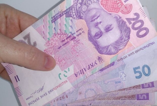 Деньги, налоги. Фото: Ukrainianwall