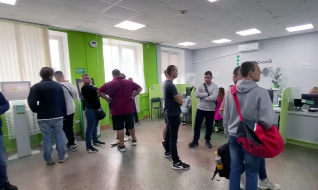 В Украине вводят новые правила регистрации авто. Фото: YouTube