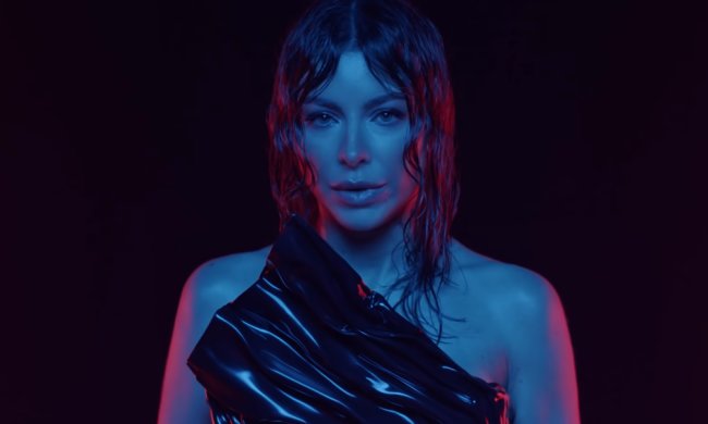 Ани Лорак, кадр из клипа "Я тебя ждала"