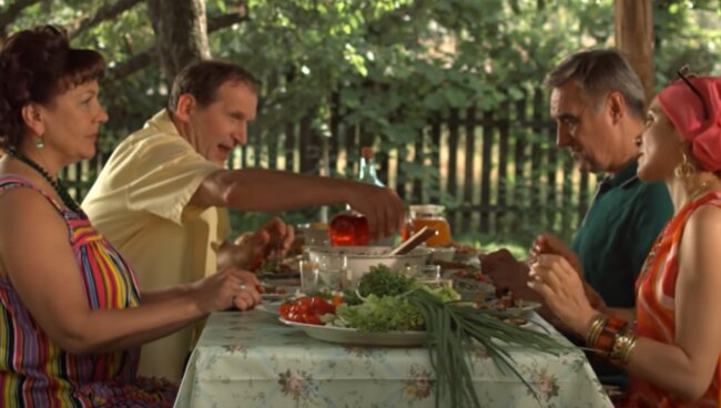 Кадр из сериала "Сваты". Фото: скриншот YouTube