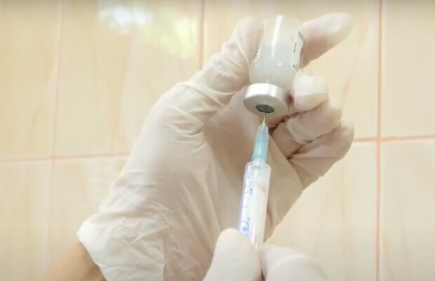 Вакцина от коронавируса: стала известна стоимость препарата для украинцев