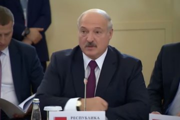 Лукашенко пока не планирует переносить выборы президента Беларуси. Фото:скриншот YouTube