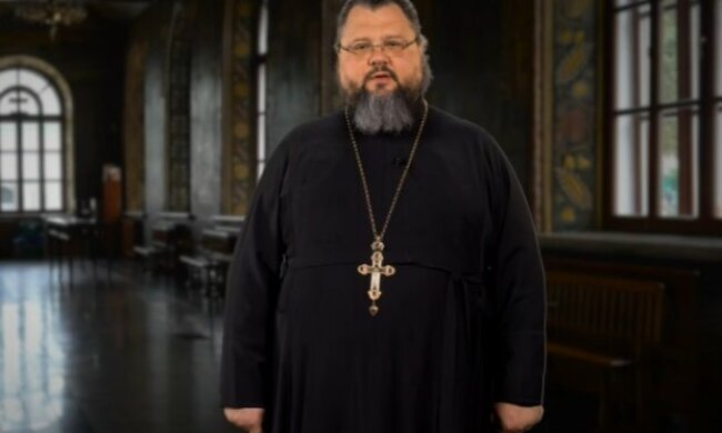 Священник УПЦ объяснил, зачем подавать записки на Литургию