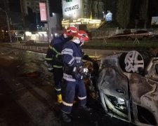В Киеве произошло страшное ДТП. Фото: facebook.com/DSNSKyiv