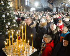 У Києво-Печерській лаврі тисячі вірян УПЦ зустріли Різдво Христове