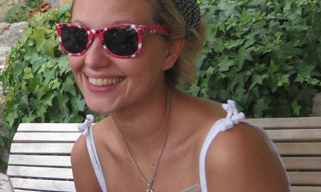 Новый образ Елены Зеленской: в моде горошек и темные тона. Фото