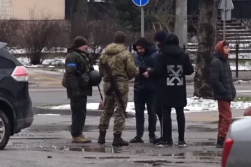 Співробітники ТЦК. Фото: скріншот YouTube-відео