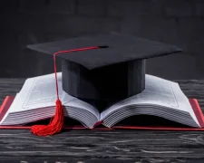 Випускники складають НМТ, вступна кампанія 2026 року