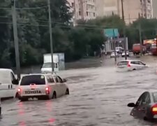 Сильний дощ у Києві. Фото: скріншот YouTube-відео